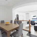 4 Bedroom Mimi With Private Heated Pool Villa Puerto del Carmen (Lanzarote)