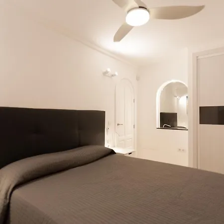 4 Bedroom Mimi With Private Heated Pool Villa