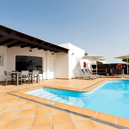 4 Bedroom Mimi With Private Heated Pool * Puerto del Carmen (Lanzarote)